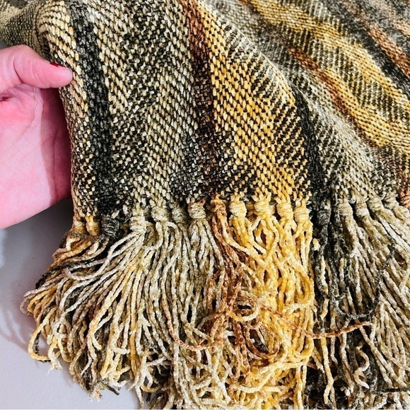 Churchill Weavers Chenille Fringe Hem Throw Blanket 48.5”X72.5” Brown/Black - Picture 2 of 6